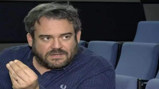 «Το ότι δε μεγάλωσα με τη μαμά μου…» – «Ποταμός» τα λόγια του Πυγμαλίωνα Δαδακαρίδη