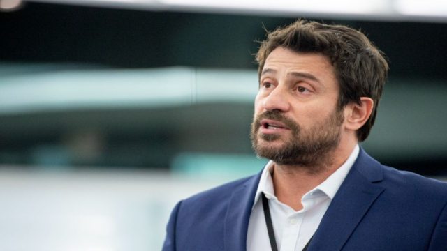 Αλέξης Γεωργούλης: Γιατί καθυστερεί η διερεύνηση της υπόθεσης; – Αντιμέτωπος με 10 χρόνια φυλάκισης ο ηθοποιός