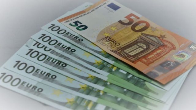 Στην «τσιμπίδα» της ΑΑΔΕ γνωστό εστιατόριο της Γλυφάδας: «Πιάστηκαν» για φοροδιαφυγή άνω των 600.000 ευρώ – Το κόλπο με τις αποδείξεις