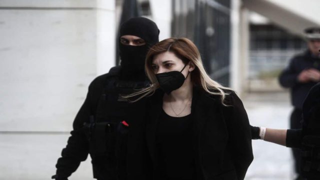 Ρούλα Πισπιρίγκου: «Έστειλε SMS για να δέσει με μάγια το σπέρμα του Μάνου Δασκαλάκη»