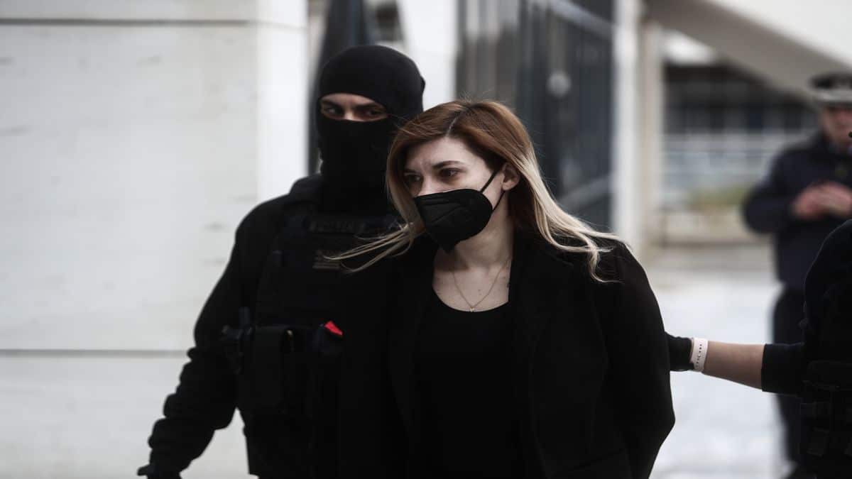Ρούλα Πισπιρίγκου: «Έστειλε SMS για να δέσει με μάγια το σπέρμα του Μάνου Δασκαλάκη»