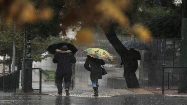 Ηχηρή προειδοποίηση από την ΕΜΥ – Ψυχρή «εισβολή» την Πέμπτη με βροχές σε όλη τη χώρα