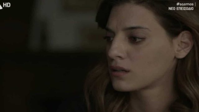 Σασμός: Η σπαρακτική σκηνή πριν παιχτεί στην τηλεόραση – Ο Σταύρος κλαίει στα πόδια της Αργυρώς