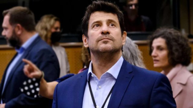 Γιώργος Κύρτσος: «Ο Αλέξης Γεωργούλης και η καταγγέλλουσα είχαν σχέση!» – Ο άγραφος “νόμος” της Ευρωπαϊκής Ένωσης για τα “ειδύλλια” των ευρωβουλευτών (Video)