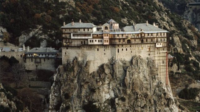 Θρίλερ στο Άγιο Όρος: 60χρονος μοναχός αγνοείται – Σε εξέλιξη οι έρευνες