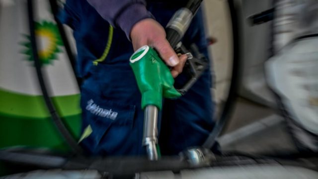 Οικονομικός «επιτάφιος» για τα νοικοκυριά, στο «βρόντο» τα «καλάθια»: Τρέχουν στη Βόρεια Μακεδονία για βενζίνη και σούπερ μάρκετ