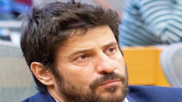 Αλέξης Γεωργούλης: Έστειλε 3η επιστολή για την άρση της ασυλίας του – Στις Βρυξέλλες ο ευρωβουλευτής (Video)