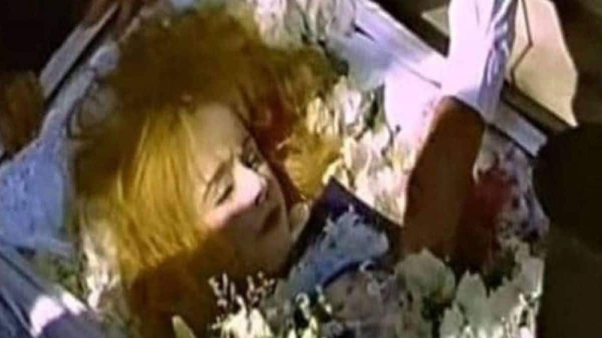Νεκρή η Αλίκη Βουγιουκλάκη: Οι νέες απαγορευμένες φωτογραφίες που έρχονται 27 χρόνια μετά την κηδεία της στο φως!