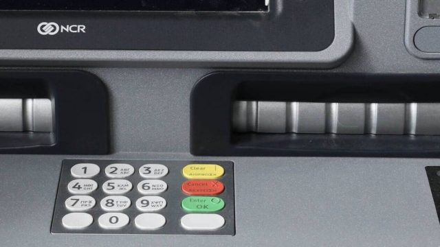 Κανείς δεν μπορεί να βρει την εξήγηση – Ασύλληπτο αυτό που συμβαίνει στα ΑΤΜ της Ελλάδας
