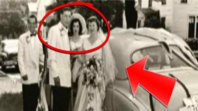 Άνδρας βλέπει το βίντεο γάμου των γονιών του – Όταν ξαφνικά παρατηρεί μια περίεργη λεπτομέρεια μένει άφωνος!