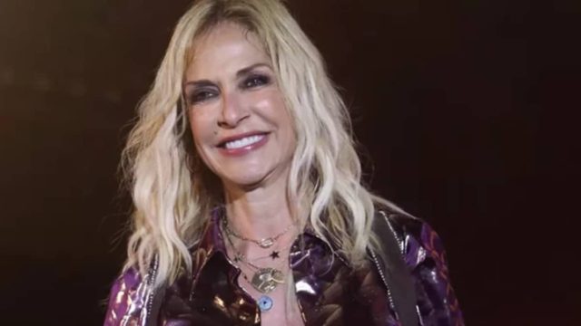 «Βόμβα» για την Άννα Βίσση: Η νέα σχέση με νεαρό γυμναστή που βγήκε στη φόρα (photo)