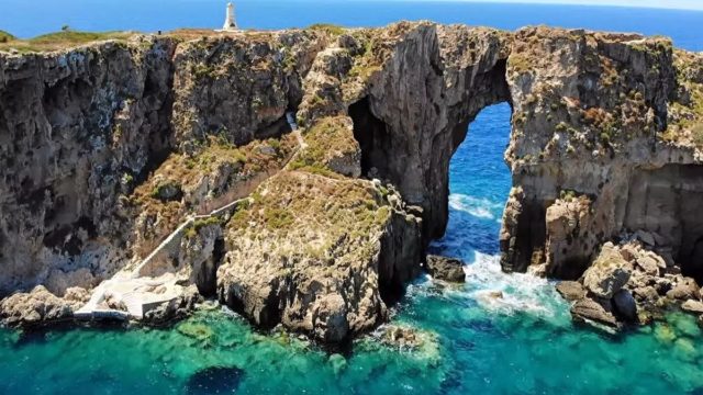 Το άγνωστο νησί της Πελοποννήσου με το κρυμμένο μυστικό