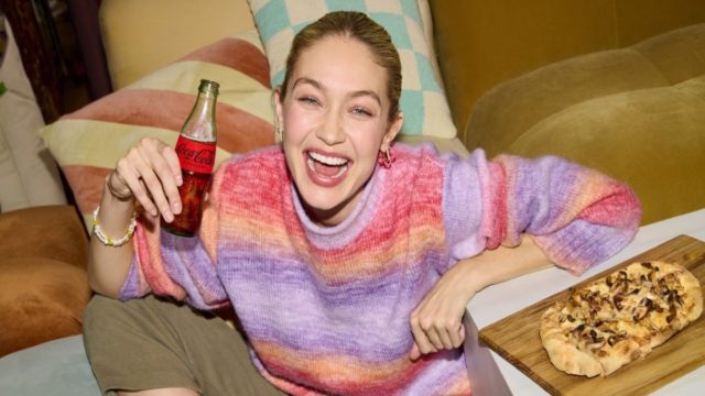 H Συνταγή της Μαγείας: Η Coca-Cola αποκαλύπτει τα 3 μαγικά υλικά που μας φέρνουν κοντά με τα αγαπημένα μας πρόσωπα!