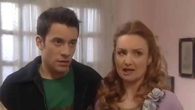 Θυμάστε την Ελεονώρα Αρκουδέα από το «Καφέ της Χαράς»; Δείτε πώς είναι σήμερα η δασκάλα που… ξελόγιασε τον Διονυσάκη