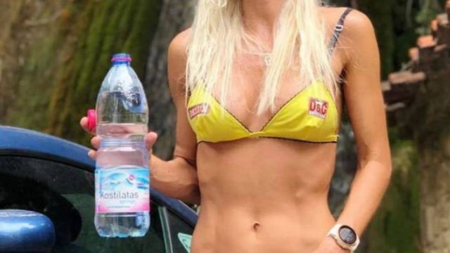 Διάσημη παίκτρια Survivor ευχήθηκε Καλή Ανάσταση γυμνή (ΦΩΤΟ)