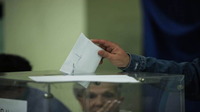 Εκλογές 2023: Ποιοί εργαζόμενοι δικαιούνται εκλογική άδεια; – Τι ισχύει για όσους δουλεύουν πενθήμερο;