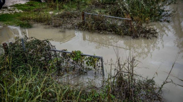 Φεύγει η άνοιξη, έρχεται η «ILINA»: Έκτακτο δελτίο επιδείνωσης καιρού από την ΕΜΥ με… τόνους βροχής