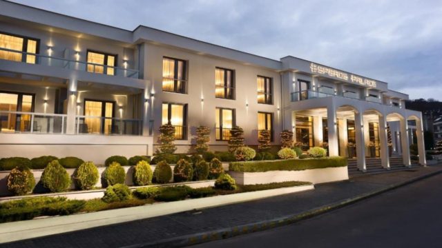 Esperos Palace Luxury & Spa Hotel: Προσιτή πολυτέλεια και άνεση για μια αξέχαστη διαμονή στην Καστοριά!