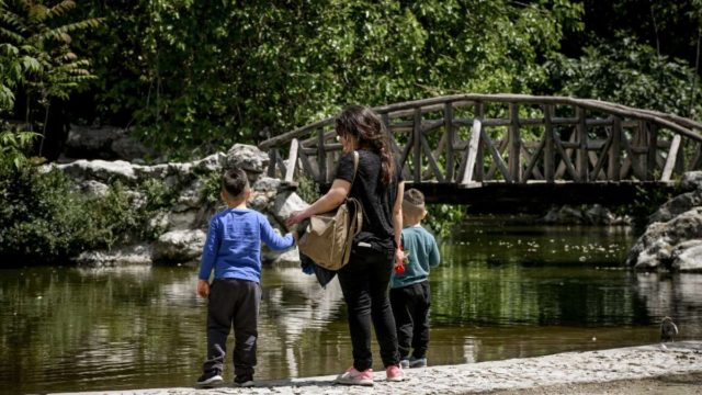 Η φωτογραφία της ημέρας: Σαββατιάτικη βόλτα στον Εθνικό Κήπο