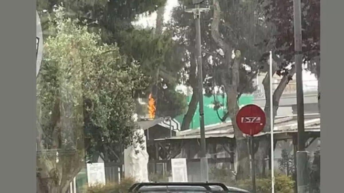 Τρόμος στο Μαρούσι: Κεραυνός έπεσε δίπλα σε γνωστή κεντρική καφετέρια – Φωτιά σε δέντρα (photo)