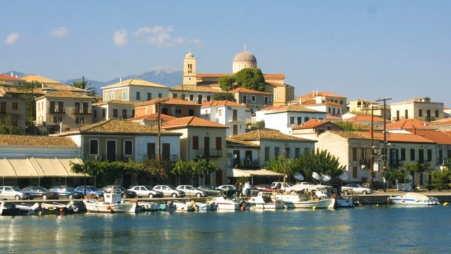 Μαγευτικό Γαλαξίδι: Το παραθαλάσσιο μέρος που μοιάζει με νησί – 2μιση ώρες από την Αθήνα