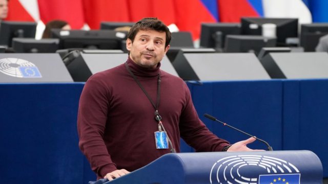 Αλέξης Γεωργούλης: Η πρώτη εμφάνιση στο Ευρωκοινοβούλιο μετά την καταγγελία για βιασμό εις βάρος του (video)