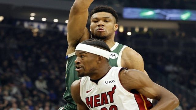 Σοκ στο NBA: Τέλος η σεζόν για τον Γιάννη Αντετοκούνμπο – Πέταξε εκτός τους Μπακς ο μυθικός Μπάτλερ (video)