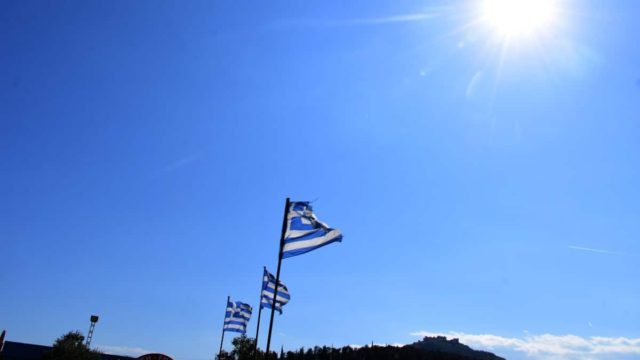 Καιρός σήμερα 14/4: Μεγάλη Παρασκευή με ανοιξιάτικο καιρό – Πού θα υπάρξει αποπνικτική ατμόσφαιρα με βροχές και σκόνη