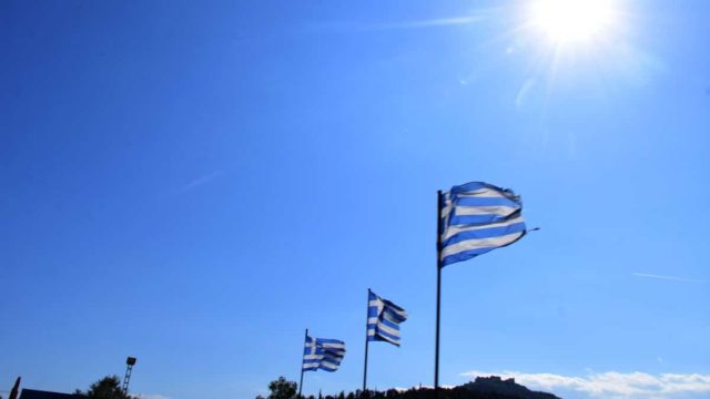 Καιρός σήμερα 16/4: Ψήσιμο του οβελία με βροχές, καταιγίδες και… χιόνια – Από πότε θα αρχίσουν να «σκεπάζουν» τα φαινόμενα όλη την χώρα