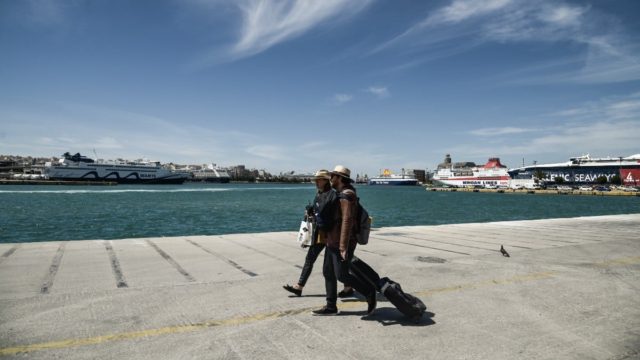 «Φωτιά» τα Μερομήνια: «Τα μπάνια του λαού πρέπει να περιμένουν λίγο, θα περιμένετε να βάλετε μπροστά τα κλιματιστικά μέχρι…»