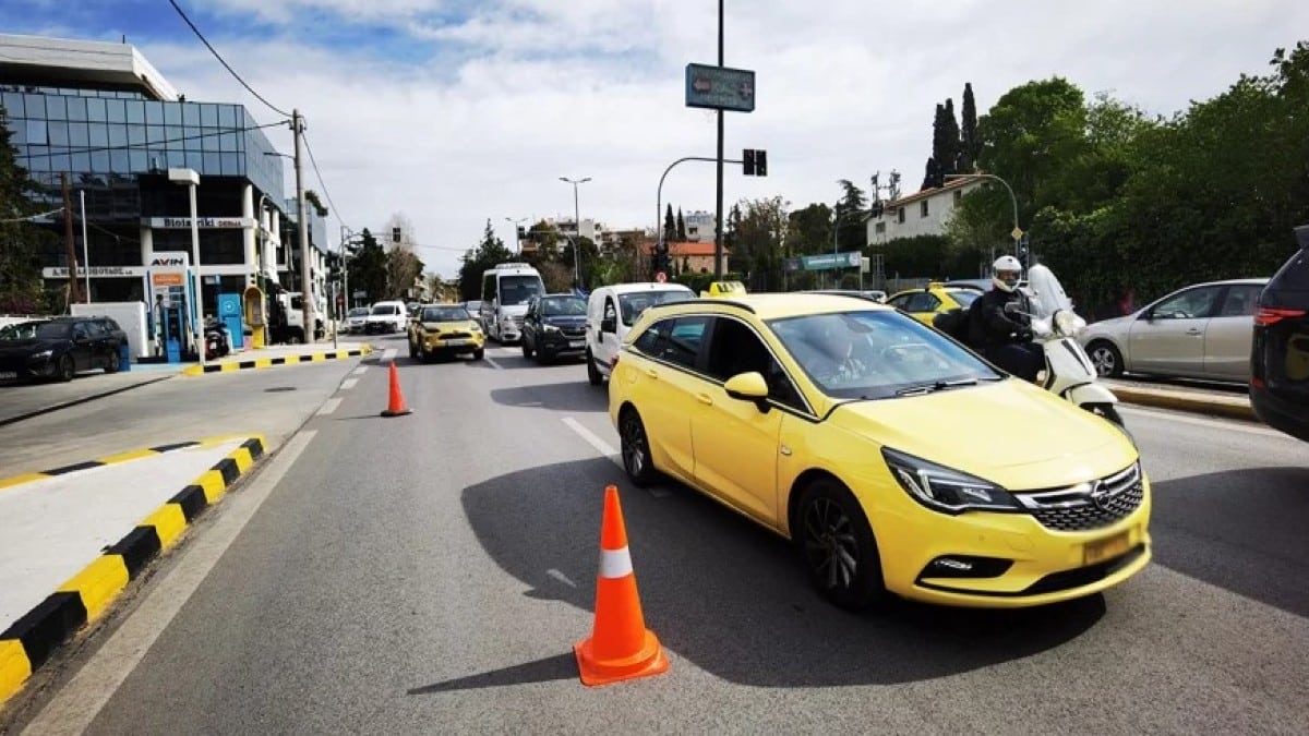 Κόλαση στους δρόμους της Αθήνας: Καραμπόλα τεσσάρων οχημάτων επί της Κηφισίας, στο ύψος του ΚΑΤ – Ένας ελαφρά τραυματίας (photos)
