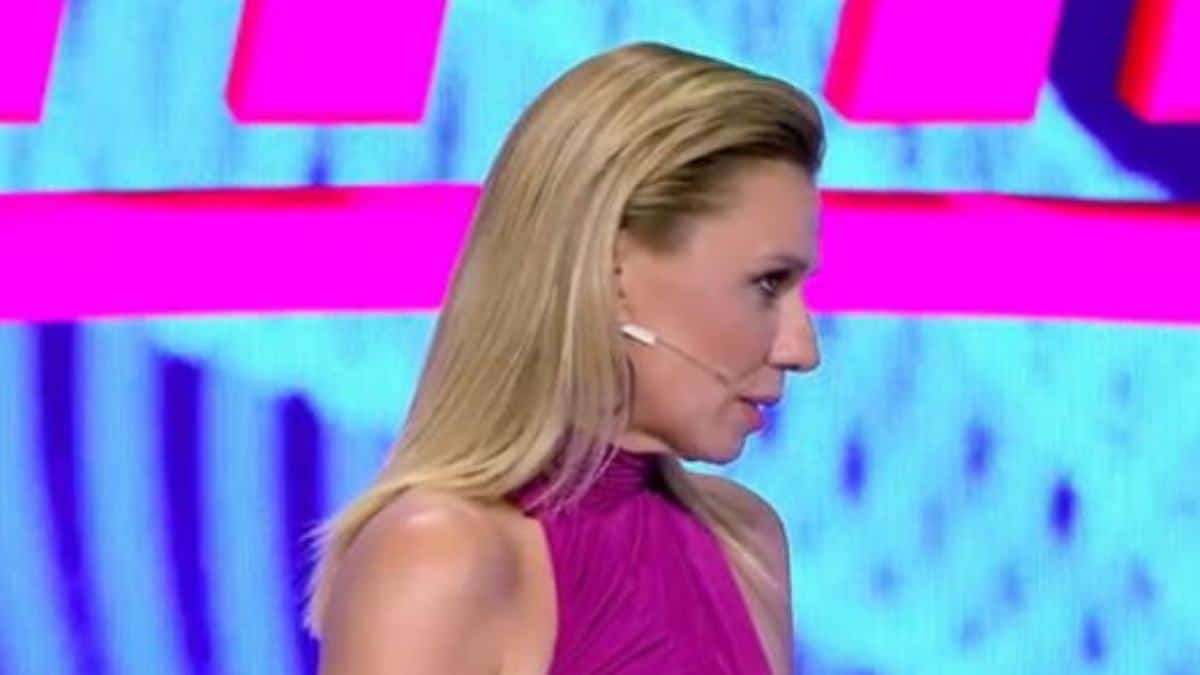Σοκαρισμένη η Κατερίνα Καραβάτου: «Γιατί κλαις; Θα μας τρελάνεις τώρα»