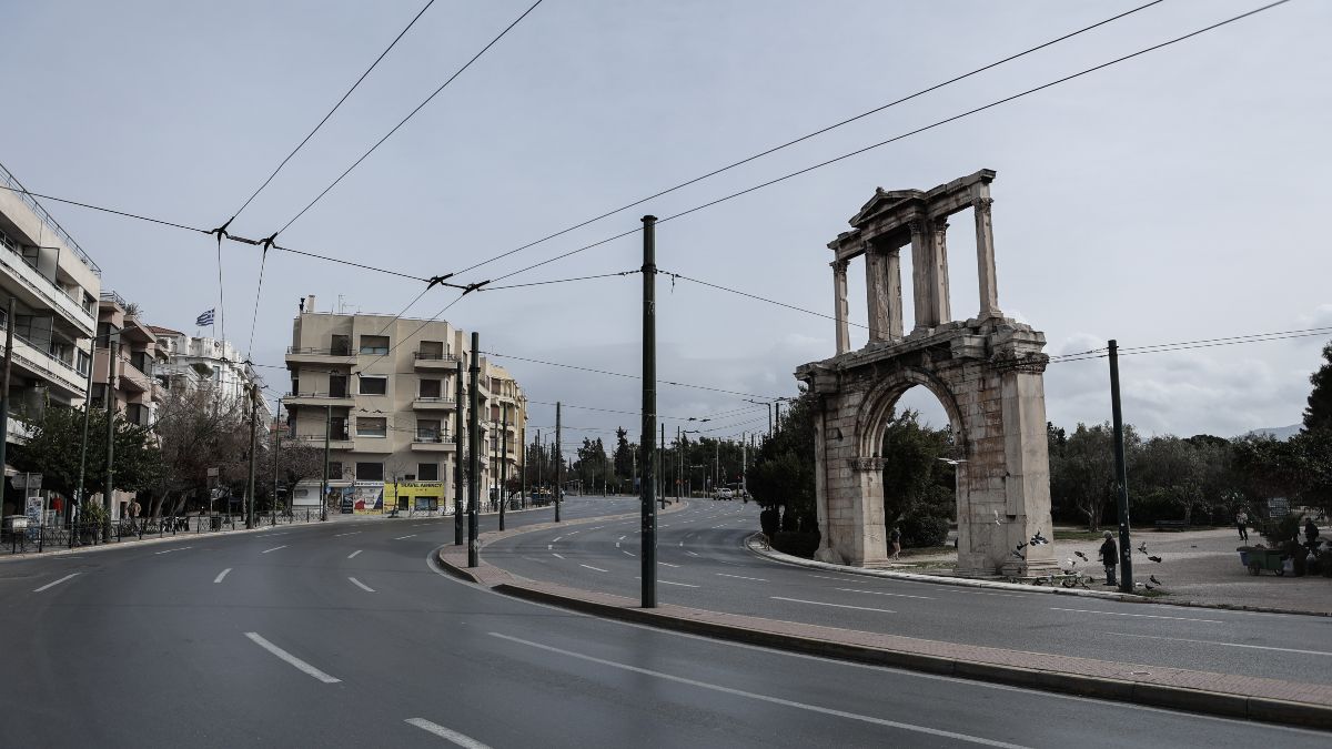 Έρημη πόλη η Αθήνα το Πάσχα – 576.914 οχήματα πέρασαν τα διόδια