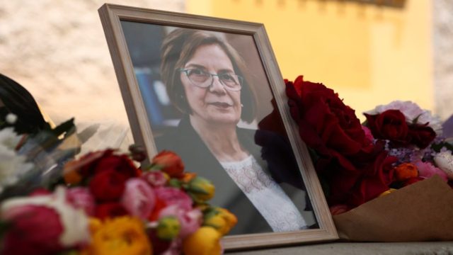 Συγκίνηση στην πολιτική κηδεία της Μυρσίνης Ζορμπά: Ποιοι έδωσαν το παρών – Ο συγκινητικός επικήδειος του συντρόφου της