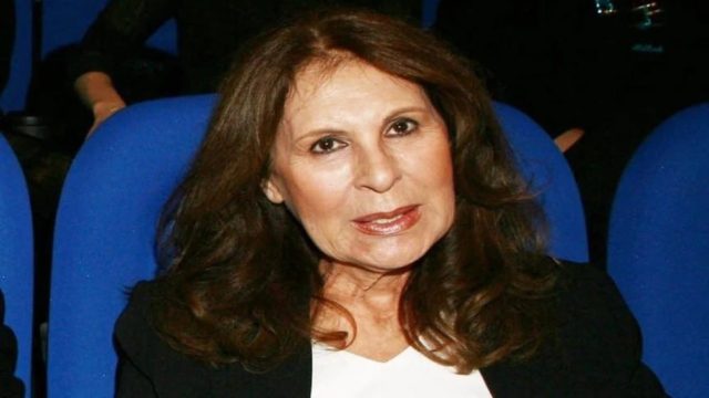 Πέθανε η Ρένα Κουμιώτη – Ποια ήταν η αγαπημένη τραγουδίστρια (Video)