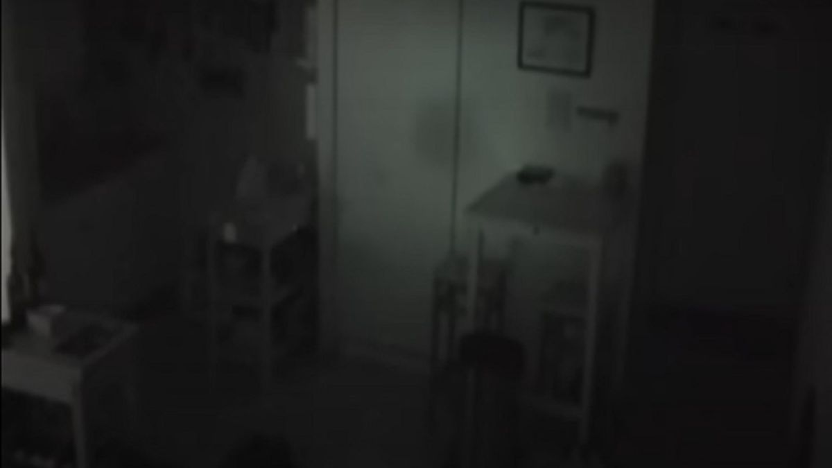 Έβαλε κρυφή κάμερα να δει τι του αναστατώνει την κουζίνα – Toυ κόπηκε το αίμα με αυτό που είδε (Video)