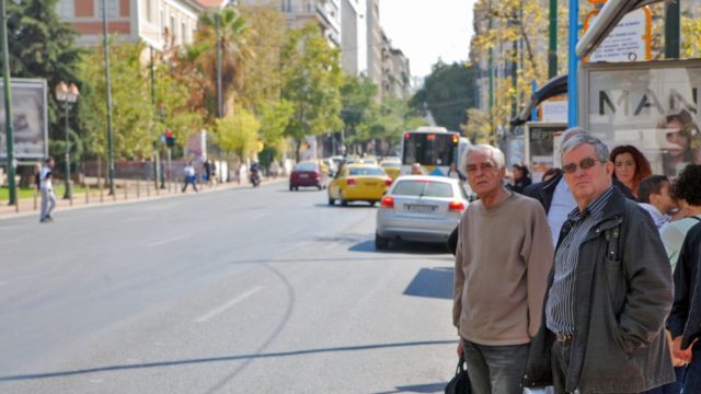 «Χειρόφρενο» στα αθηναϊκά ΜΜΜ: Στάση εργασίας αύριο (4/4) σε λεωφορεία και τρόλεϊ – Οι ώρες