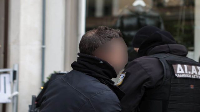 Ληστεία για…κλάματα: Πήγε να κλέψει super market και τράκαρε κατα τη διαφυγή του