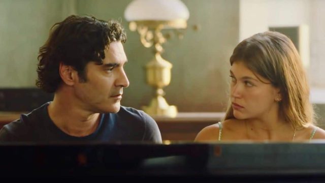 Maestro 2η σεζόν: Ο Χριστόφορος Παπακαλιάτης μοιράστηκε νέες φωτογραφίες από τα γυρίσματα