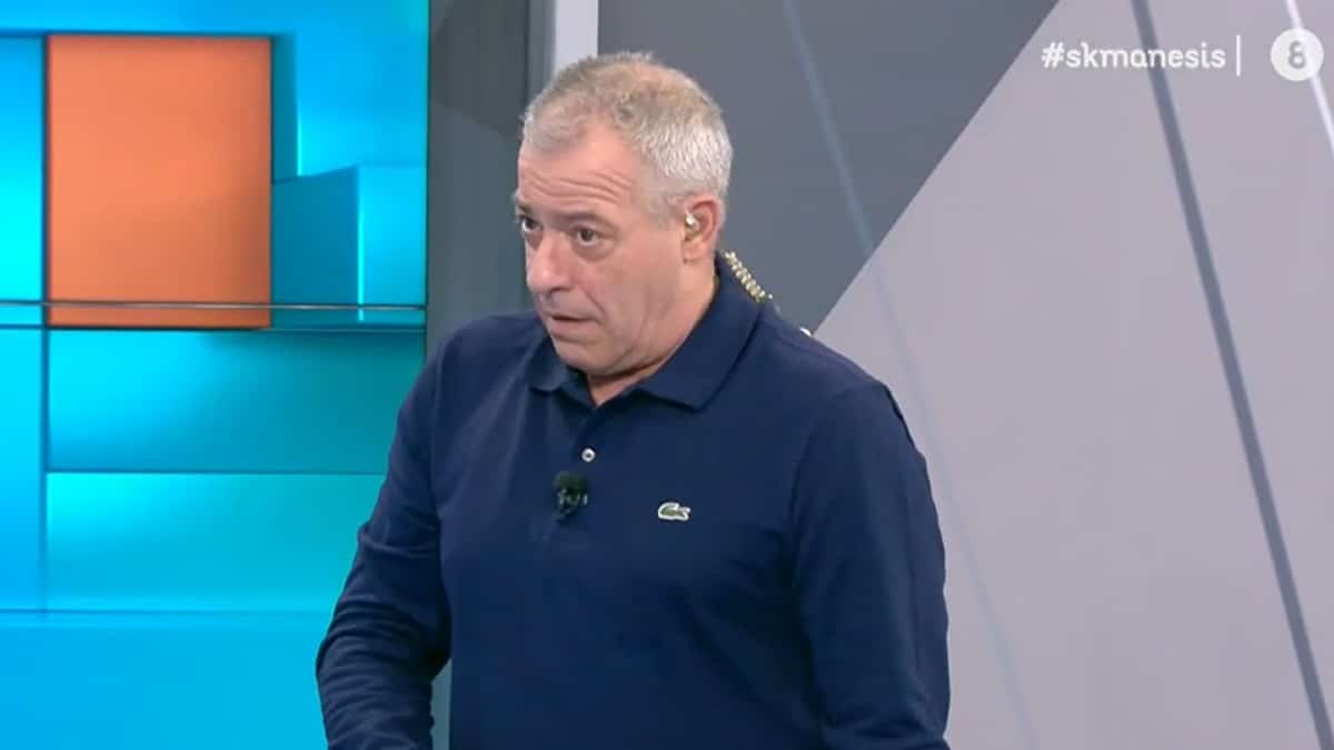 Χαμός με τον Νίκο Μάνεση: Πλακώθηκε στο ξύλο με άγνωστο στη μέση του δρόμου!