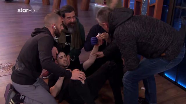 Θρίλερ στο MasterChef 7: Λιποθύμησε στα χέρια του διασώστη ο Γρηγόρης Γιαννόπουλος!
