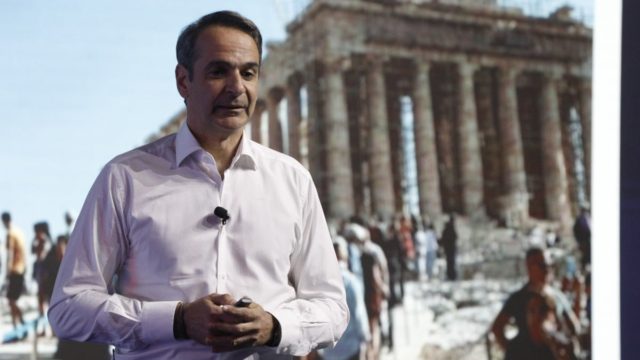 Κυριάκος Μητσοτάκης: «Κατώτατος μισθός στα 950 ευρώ και ο μέσος στα 1.500 ευρώ» – Το κυβερνητικό πρόγραμμα 2023-2027 για μισθωτούς, συνταξιούχους, νέους, υγεία, Δημόσιο και Εθνική Άμυνα