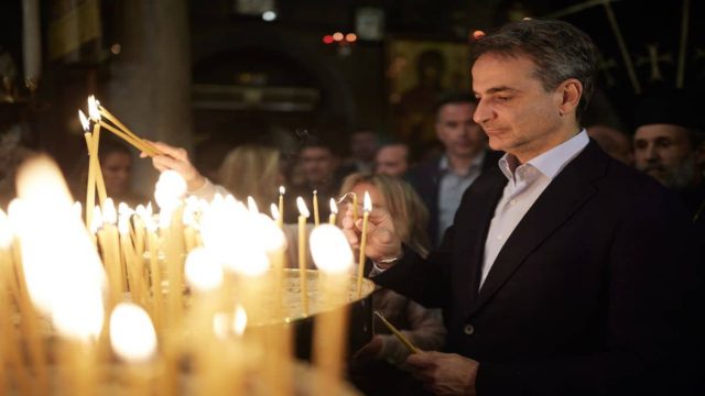 Μητσοτάκης από Τήνο: Αυτό το Πάσχα η σκέψη μας στρέφεται στους συγγενείς της μεγάλης τραγωδίας των Τεμπών