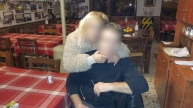 «Η κόρη μου έπινε! Το κινητό της το έχουν πάρει μέσα στο ψυχιατρείο…» – Σοκάρουν τα λόγια του πατέρας της 49χρονης που έβαλε φωτιά στον σύζυγό της (video)