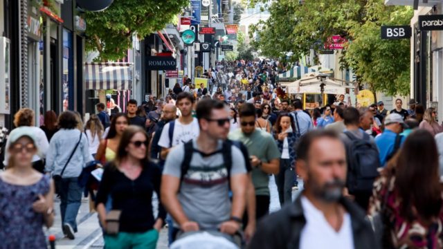 Πάσχα 2023: Ξεκινά το εορταστικό ωράριο λειτουργίας των καταστημάτων – Ανοιχτά τα μαγαζιά την Κυριακή (9/4)