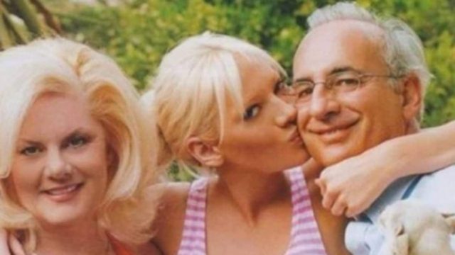 «Φωτιά» οι αποκαλύψεις για τον πατέρα της Τζούλιας Αλεξανδράτου: «Της άλλαξε τα δόντια, την πίεζε για να…»