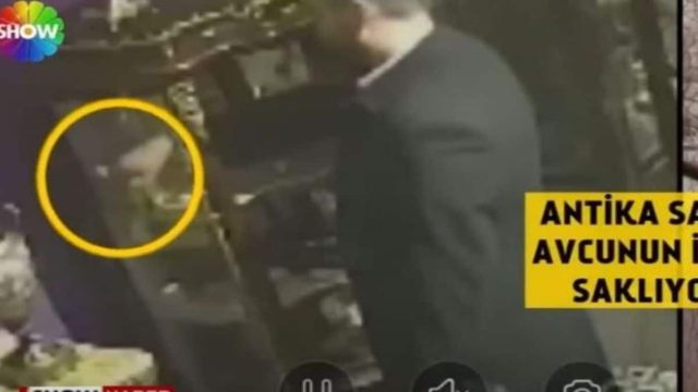 Συνελήφθη ο Μέγας Αρχιμανδρίτης του Οικουμενικού Πατριαρχείου: Κρυφή κάμερα τον κατέγραψε να κλέβει ρολόι! (video)