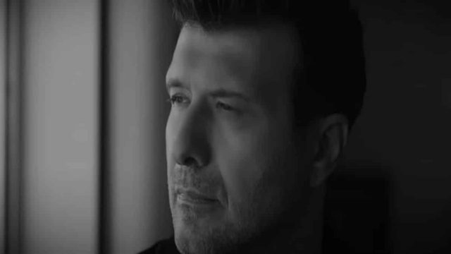 «Αφήστε Τη Να Φύγει»: Το νέο τραγούδι του Γιάννη Πλούταρχου