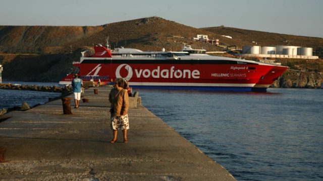 Συναγερμός στη Σύρο: Εντοπίστηκε νεκρό παιδί στο λιμάνι