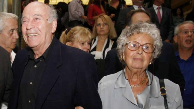 Σπάνιο ντοκουμέντο: Η αδημοσίευτη φωτογραφία από το γάμο του Θανάση Βέγγου πριν 67 χρόνια!